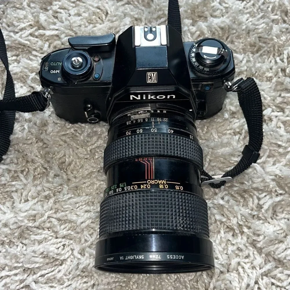 Vintage Nikon EM, interchangeable lenses, 35mm Single SLR F = 28–70 MM Marco Len